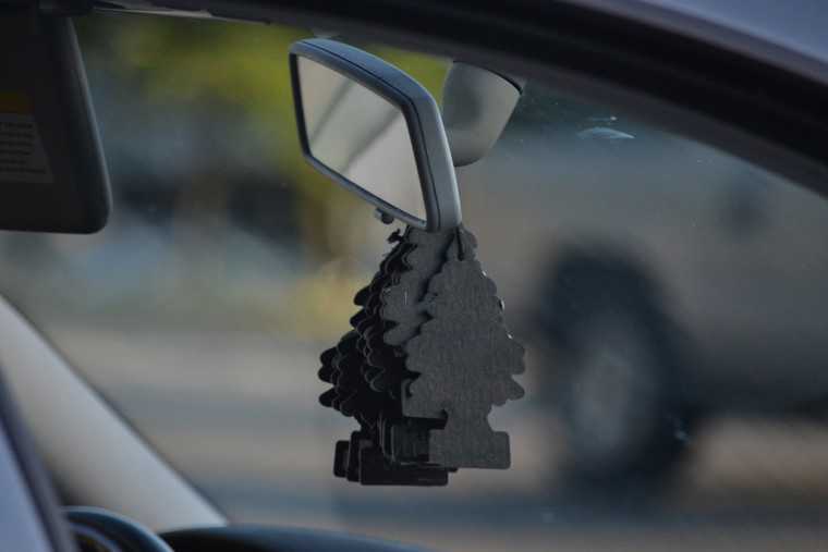 3 Reasons Not to Hang Anything from Your Rearview Mirror